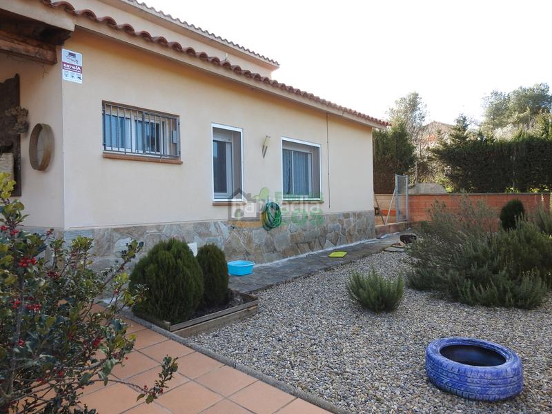 Foto e771527c-384a-4bdd-a270-f5094e6e3b43. Chalet casa - torre en venta independiente a 4 vientos con jardín de 1.000 m2, en Querol
