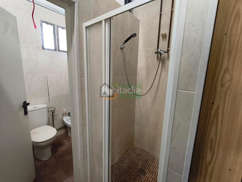 Foto eafdf059-f939-4da0-82b2-df963cf910c2. Chalet with fireplace parking pool in Masdenverge