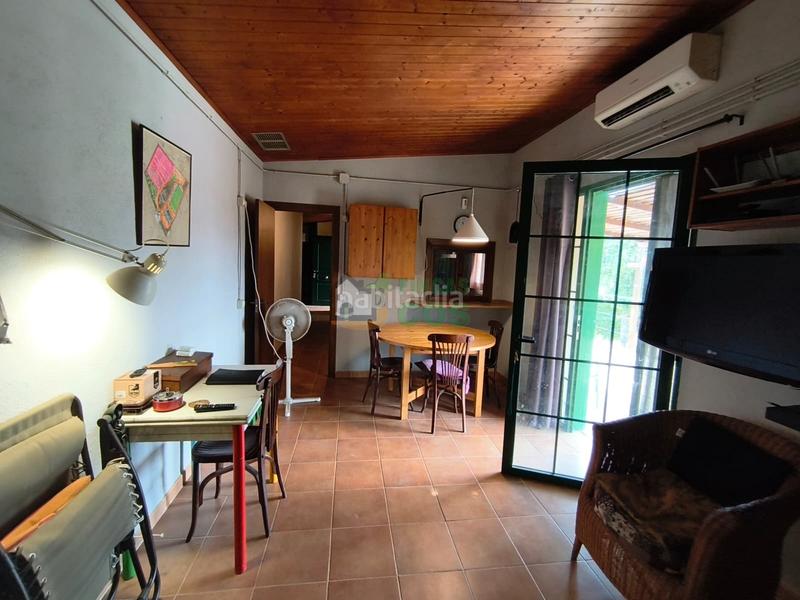 Foto fc06d588-1a1c-4d4b-a340-003a25295aa9. Chalet with fireplace parking pool in Masdenverge