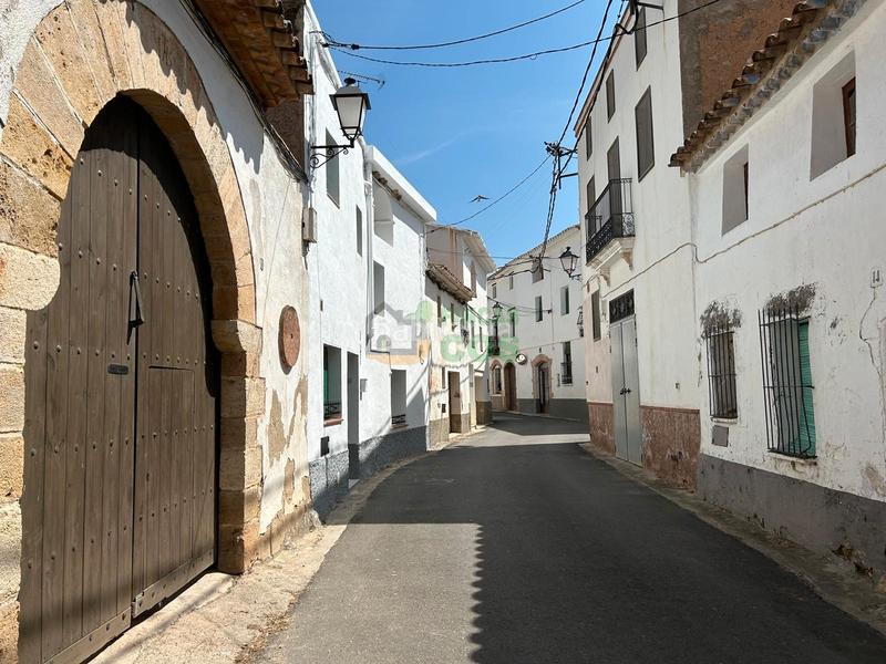 Foto ee26aefa-8f4d-4289-a3a2-c02535f8b90f. Casa amb xemeneia a Montmell (El)