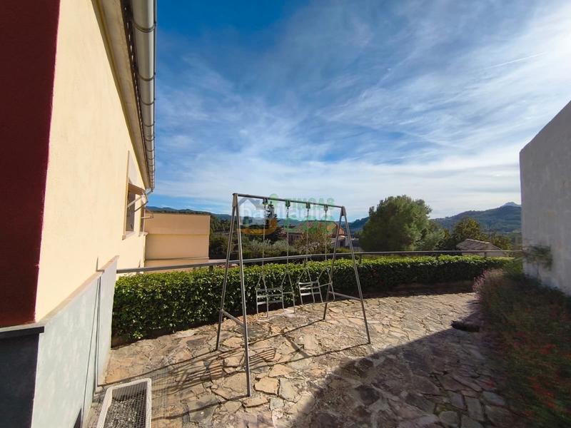 Foto 00b0b0a9-be89-49b9-8342-8c1a84579270. Haus mit kamin heizung parking in Castellgalí