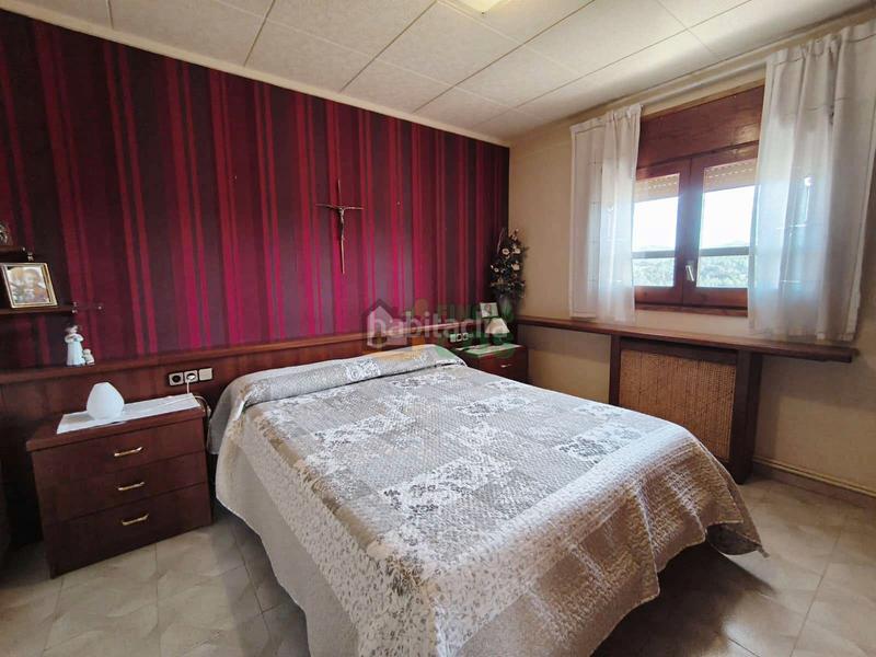 Foto 4975aad1-6ffc-418b-9f13-aa45997e2929. Haus mit kamin heizung parking in Castellgalí