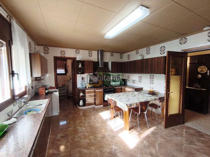 Foto 508bd5a6-5af6-47a1-bd9c-67a8fba59e76. Haus mit kamin heizung parking in Castellgalí