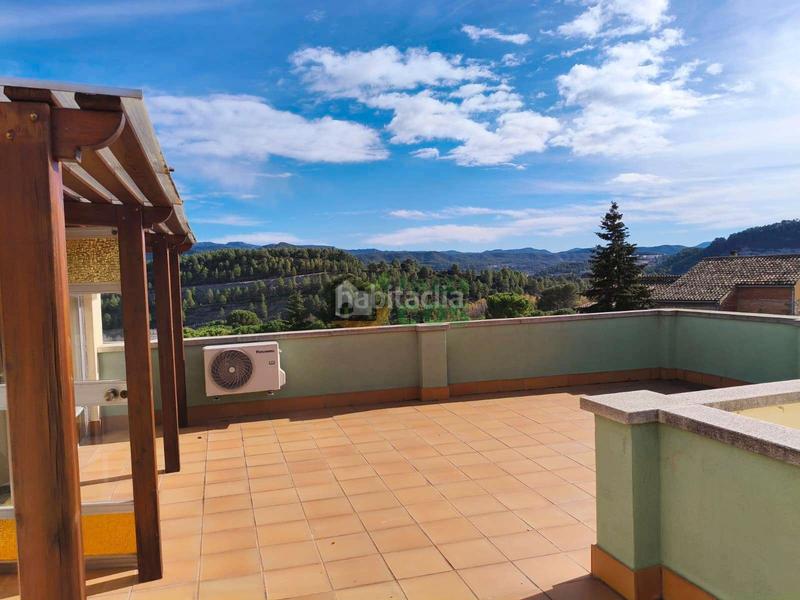 Foto 961ed4a5-1029-41ec-b513-46e69bb2f293. Haus mit kamin heizung parking in Castellgalí