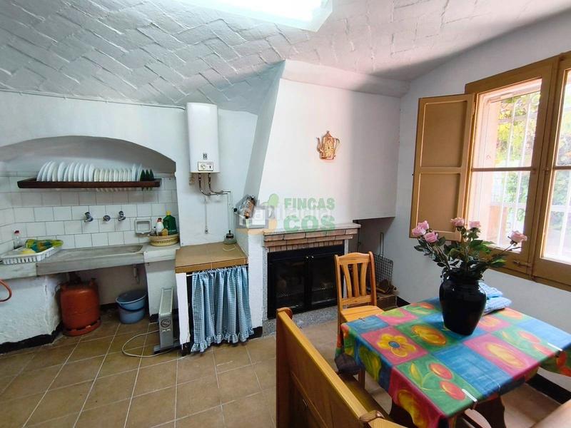 Foto b512bec5-c318-48cb-9cf9-16c869a5f702. Casa amb xemeneia aparcament a Rellinars