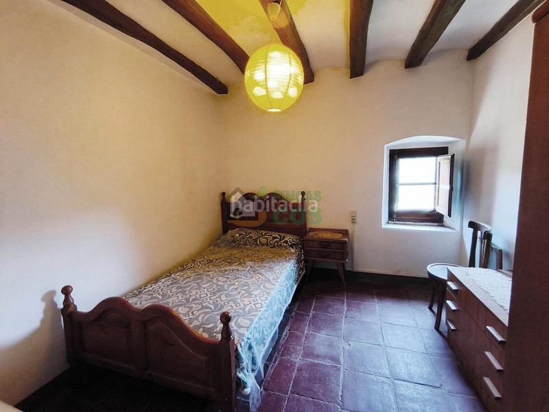 Foto bc5dad3f-3859-446e-9b43-0ee6bc8e3156. Casa amb xemeneia aparcament a Rellinars