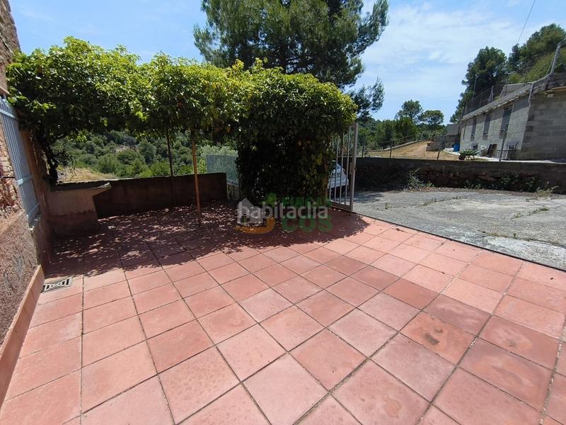 Foto eb015f6d-5ba5-468a-aa14-aa55738817fa. Casa amb xemeneia aparcament a Rellinars