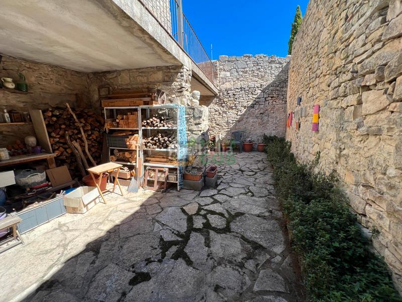 Foto 59e13bf3-42e5-4b6b-be71-cab9ed677466. Casa amb calefacció a Savallà del Comtat