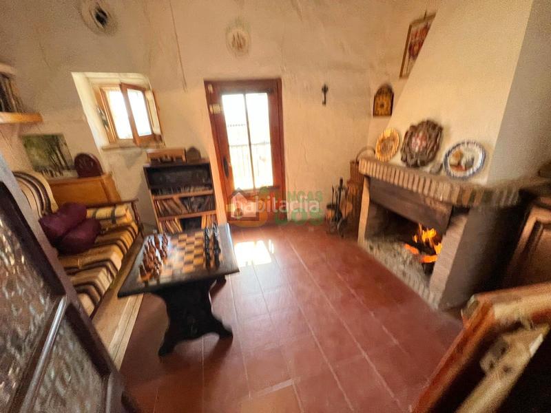 Foto b3fcb638-e60b-45ef-823a-b4c80fee067e. Casa amb calefacció a Savallà del Comtat