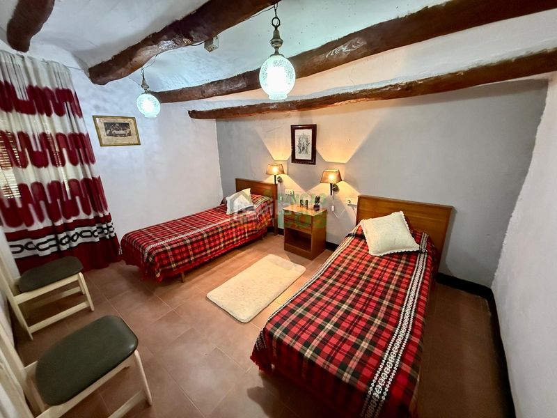 Foto 23e45e8c-4193-47ff-9af1-24a247264768. Casa amb xemeneia aparcament a Font-rubí