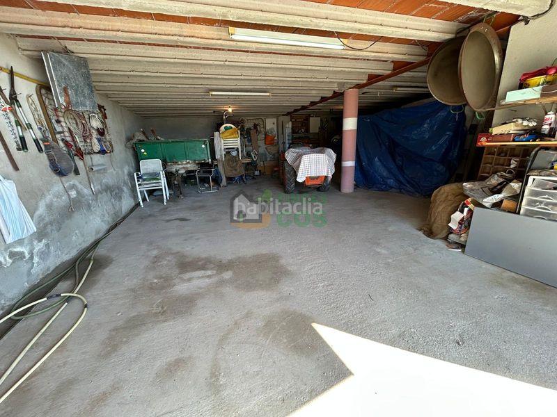 Foto 34b6035d-e62f-447e-835d-67e63d4df1d7. Casa amb xemeneia aparcament a Font-rubí