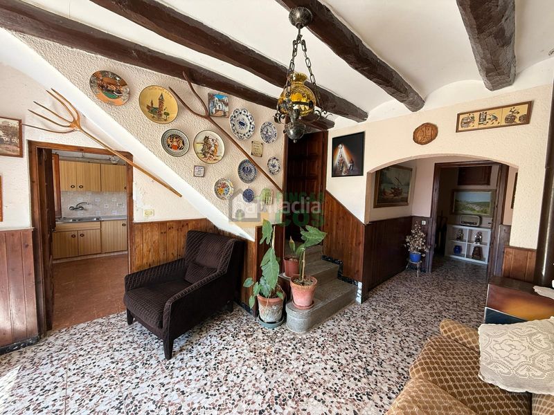 Foto 74fd1c1f-a2dd-47da-bb55-38818728cc1e. Casa amb xemeneia aparcament a Font-rubí