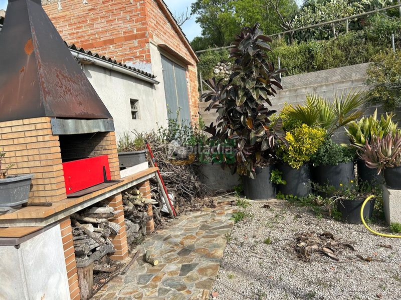 Foto b0daf1e3-7902-41ff-8da1-dc2c8029b08c. Casa amb xemeneia aparcament a Font-rubí