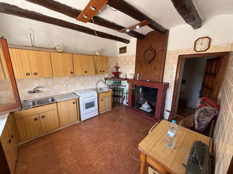 Foto cdabbd99-9d70-46de-9a82-8b7d6692e364. Casa amb xemeneia aparcament a Font-rubí