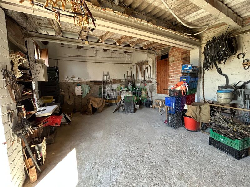 Foto ed60f03c-8f21-4493-bccc-202898b08839. Casa amb xemeneia aparcament a Font-rubí