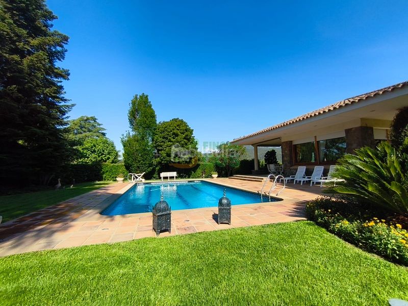 Foto b24394c1-0fba-47dd-8adc-fe7b3aa4437d. Casa amb xemeneia aparcament piscina a Nord Oest - Can Noguera Garriga (La)