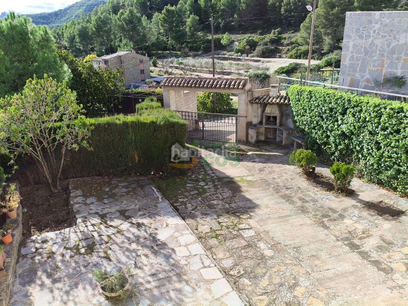 Foto 9a808540-0fa9-4935-a4fb-fb569fe89dfe. Casa amb xemeneia calefacció aparcament a Castellgalí