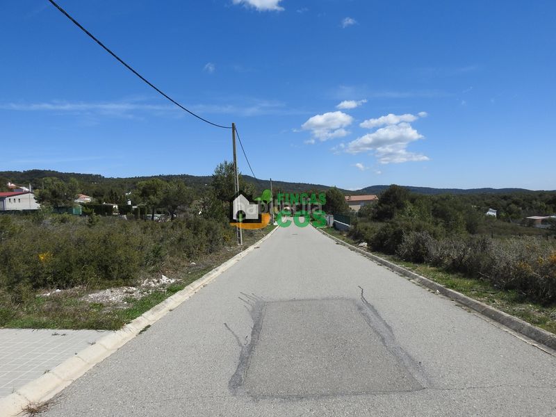 Foto bcc80d11-203b-4ad4-bc00-ff8db0cabc2e. Terreny residencial a Querol