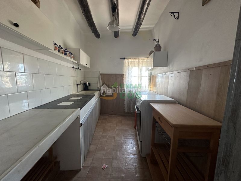 Foto 6b2201e4-fa9a-4d06-b283-5f641c1abab6. Casa amb xemeneia a Montmaneu