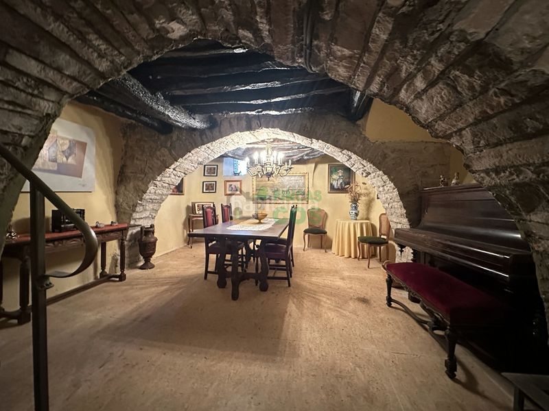Foto bbcaf38e-7a39-463c-870a-c25c92030d7b. Casa amb xemeneia a Montmaneu