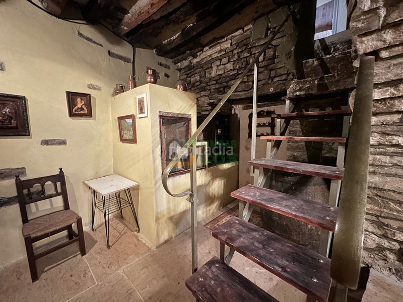 Foto dd5e6ca6-1cab-4d7e-b2df-260568bccd88. Casa amb xemeneia a Montmaneu