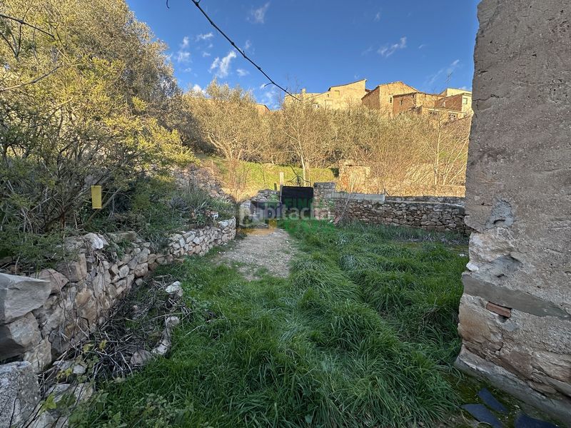 Foto 8fb45e73-f25c-40a5-a7b5-92b3b685f00e. Casa amb xemeneia a Artesa de Segre