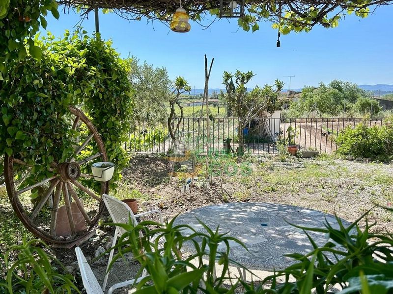 Foto 4af1d51f-fa19-40b7-88aa-d278e6fa3bc6. Casa amb xemeneia aparcament a Font-rubí