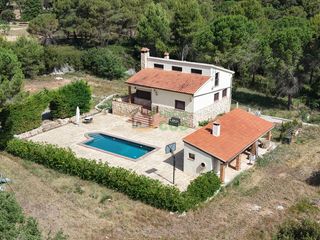 Haus  Camí de la pista. Excepcional casa de campo con gran terreno y piscina. un paraje