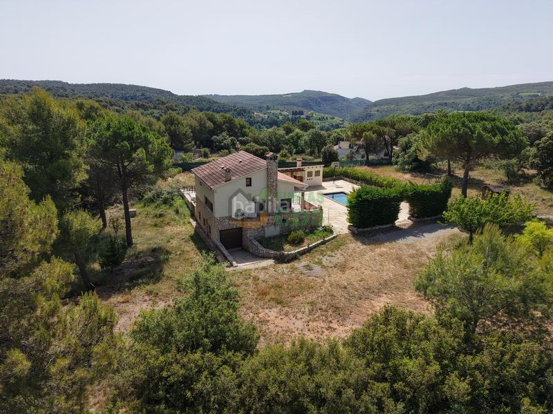 Foto 48e15ced-7c70-4e3c-9ac4-6ea06a5d3e71. Casa amb xemeneia aparcament piscina a Pontons