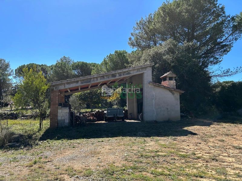 Foto a11f6401-8cb1-4daa-afa3-858ab38e94fc. Casa amb xemeneia aparcament piscina a Pontons