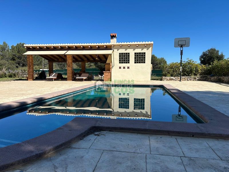 Foto b0c95646-e235-4fbf-8012-7fc757281435. Casa amb xemeneia aparcament piscina a Pontons
