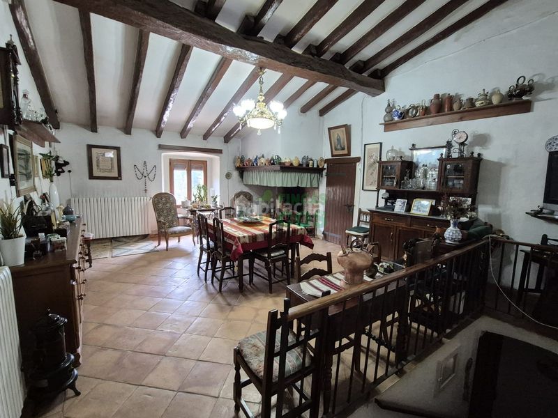 Foto 0742264b-8f3c-418e-96fa-1ee58a81bb56. Casa amb xemeneia calefacció aparcament a Corbera de Llobregat