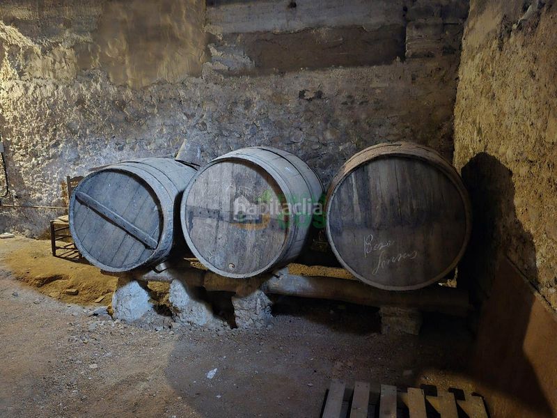 Foto 5ab59970-5fdd-4bb1-842a-8726fb7ca0fc. Casa amb xemeneia calefacció aparcament a Corbera de Llobregat
