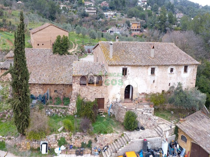 Foto 6be3ec16-bc95-4373-8e8e-593d93d3db01. Casa amb xemeneia calefacció aparcament a Corbera de Llobregat