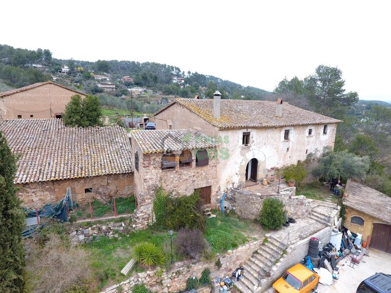 Foto 75b60e14-79b5-44c0-9dd9-38919ef0c584. Casa amb xemeneia calefacció aparcament a Corbera de Llobregat