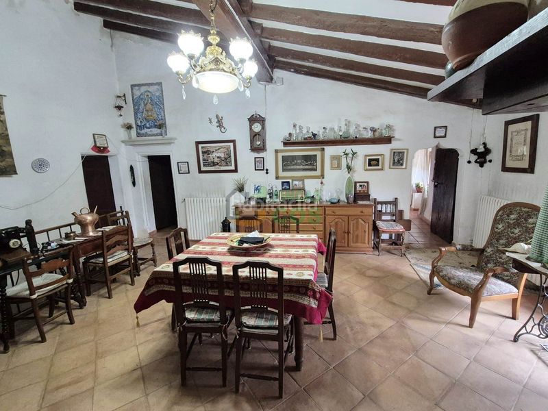 Foto cca39206-b50f-4f4b-9333-78ff70a3224e. Casa amb xemeneia calefacció aparcament a Corbera de Llobregat