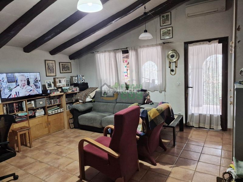 Foto e773924d-e994-4502-a1e2-f2c0dc261f15. Casa amb xemeneia calefacció aparcament a Corbera de Llobregat