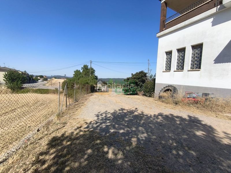 Foto cf71f247-4e2c-4350-838c-bb68e5036539. Casa amb xemeneia calefacció aparcament a Sant Feliu Sasserra