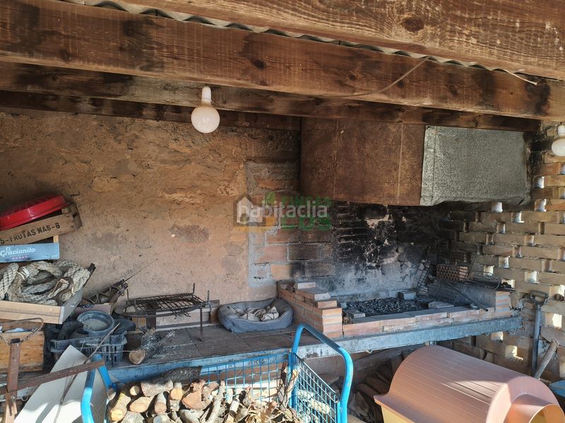 Foto 0117b568-ad5d-488e-b29d-a3d99422eed3. Casa amb xemeneia aparcament a Poble Sec Igualada