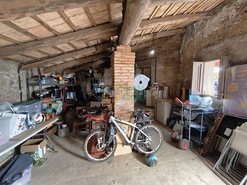 Foto 44825f48-554e-4e04-aa8d-3a0c16ff806b. Casa amb xemeneia aparcament a Poble Sec Igualada
