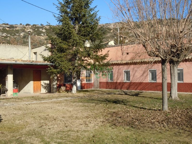 Foto b57de50d-248c-45a3-b469-0a8a9f2d4d2c. Casa amb xemeneia calefacció aparcament a Isona i Conca Dellà