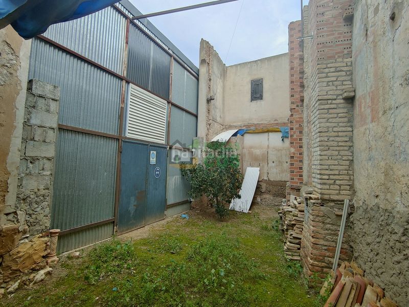 Foto b396d97d-0156-46c8-a239-9c56d1990115. Casa amb xemeneia a Benissanet