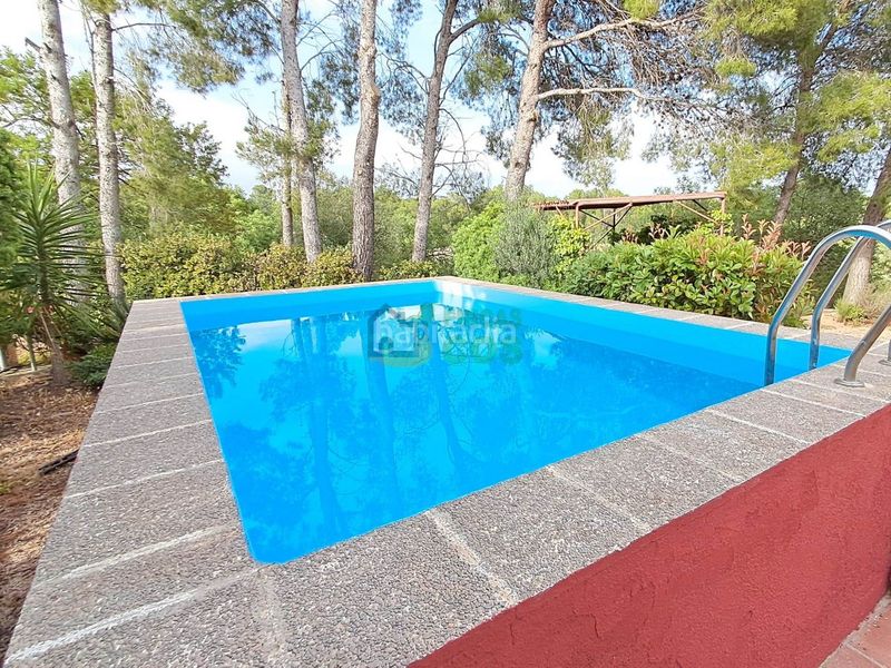 Foto 15e4bbbc-92bd-426c-b78f-798fc9743fa3. Casa amb xemeneia aparcament piscina a Poble Mont-roig del Camp