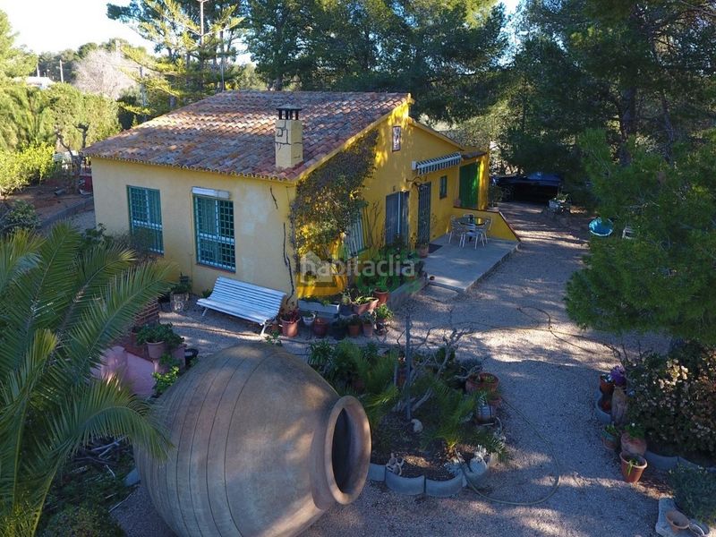 Foto c97a6d37-fb3f-4686-b8af-d0214b1f3723. Casa amb xemeneia aparcament piscina a Poble Mont-roig del Camp