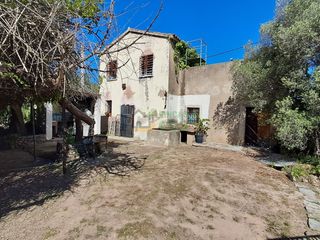 Casa a Ponent. La casa de campo en venta está enclavada en un terreno de 15.803