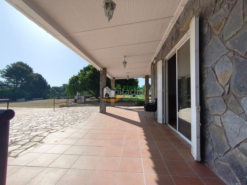 Foto 873409bb-d3fb-405a-95fb-ccb7bc342019. Casa amb piscina a Piera