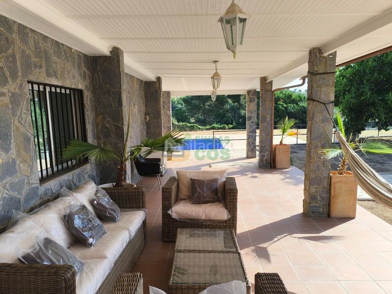Foto c3a20306-8adb-4328-a96c-97a9f21b9db7. Casa amb piscina a Piera