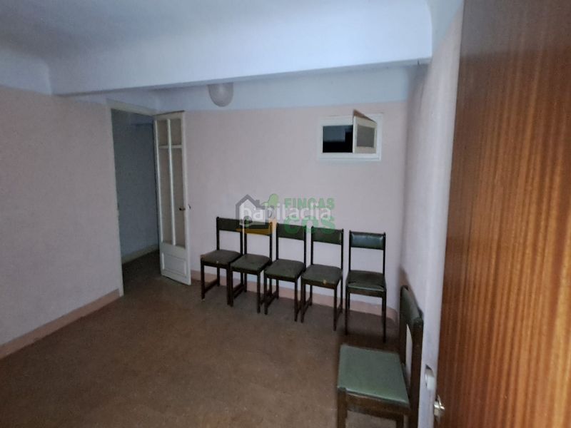 Foto ee8cd7ae-6b40-42dc-8023-1aaa7828539d. Casa  de pueblo en venta de grandes dimensiones, muy bien situada ideal para cualquier tipo de negocio o vivienda alquilando. en Riudoms