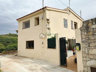 Casa in Querol. Casa en venta en un pueblo encantador en el limite del alt pened