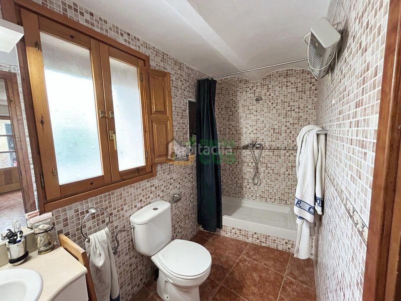 Foto f49325c6-0d7d-4cc3-9562-e517cf51b0ab. Casa con camino in Querol